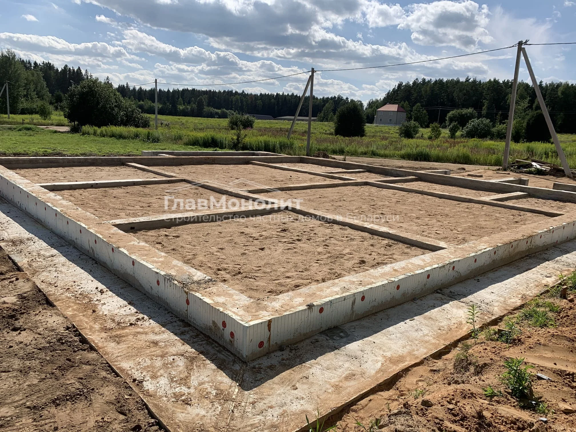 Ленточный фундамент с обратной засыпкой